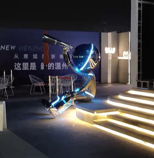 Modern Digital Robot Sculpture With LED